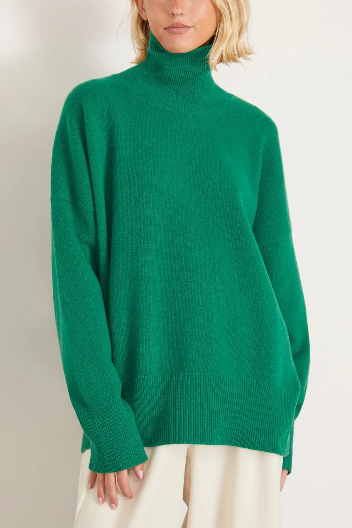 Classic Turtleneck Jumper in Emerald