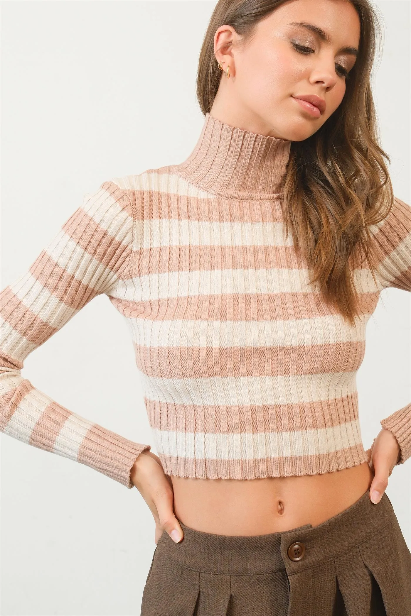 HF24F817-Striped Knit Turtleneck Crop Top