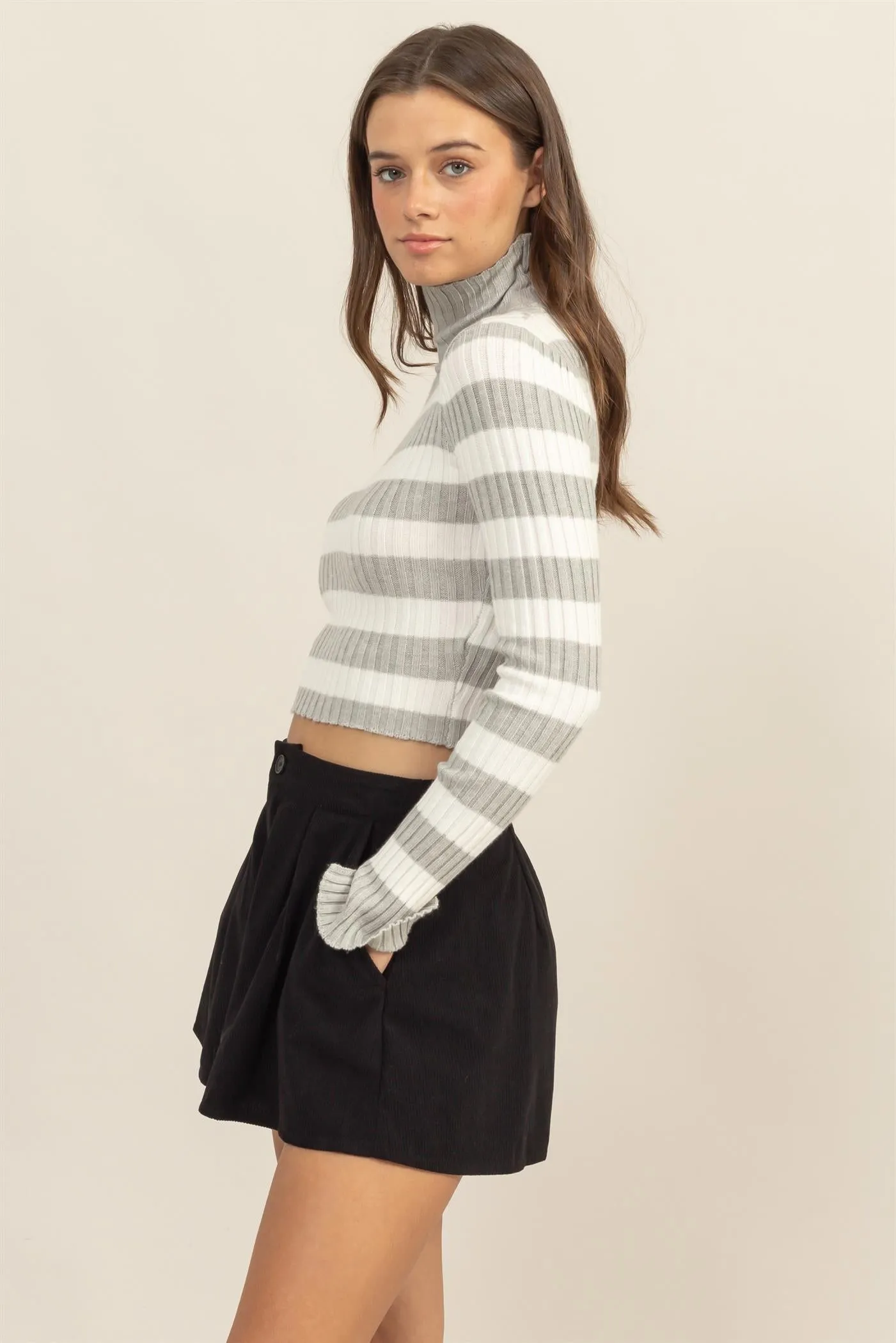 HF24F817-Striped Knit Turtleneck Crop Top