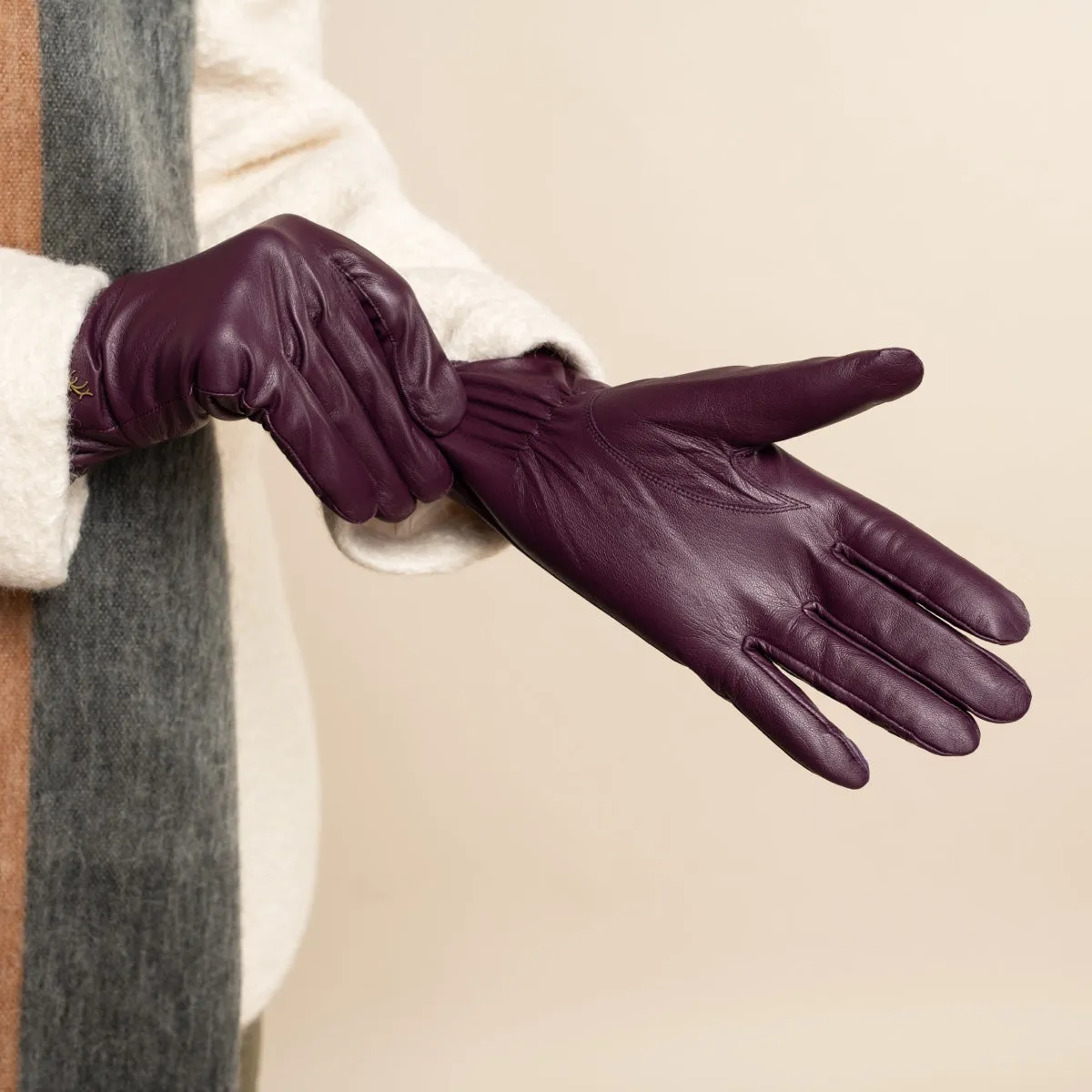 Ivy (purple) - sheepskin leather gloves with wool/cashmere lining & touchscreen feature