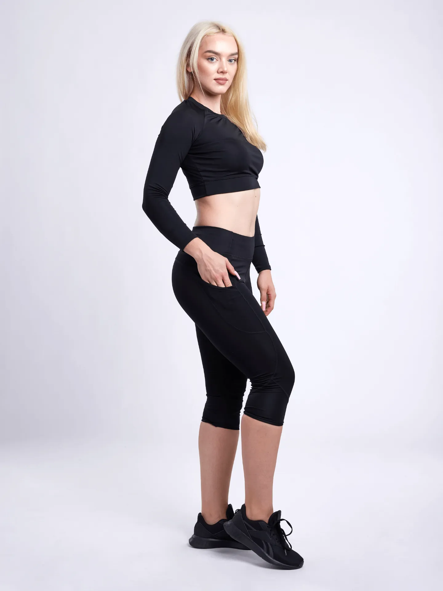 Mid-Rise Capri Fitness Leggings with Side Pockets | JupiterGear