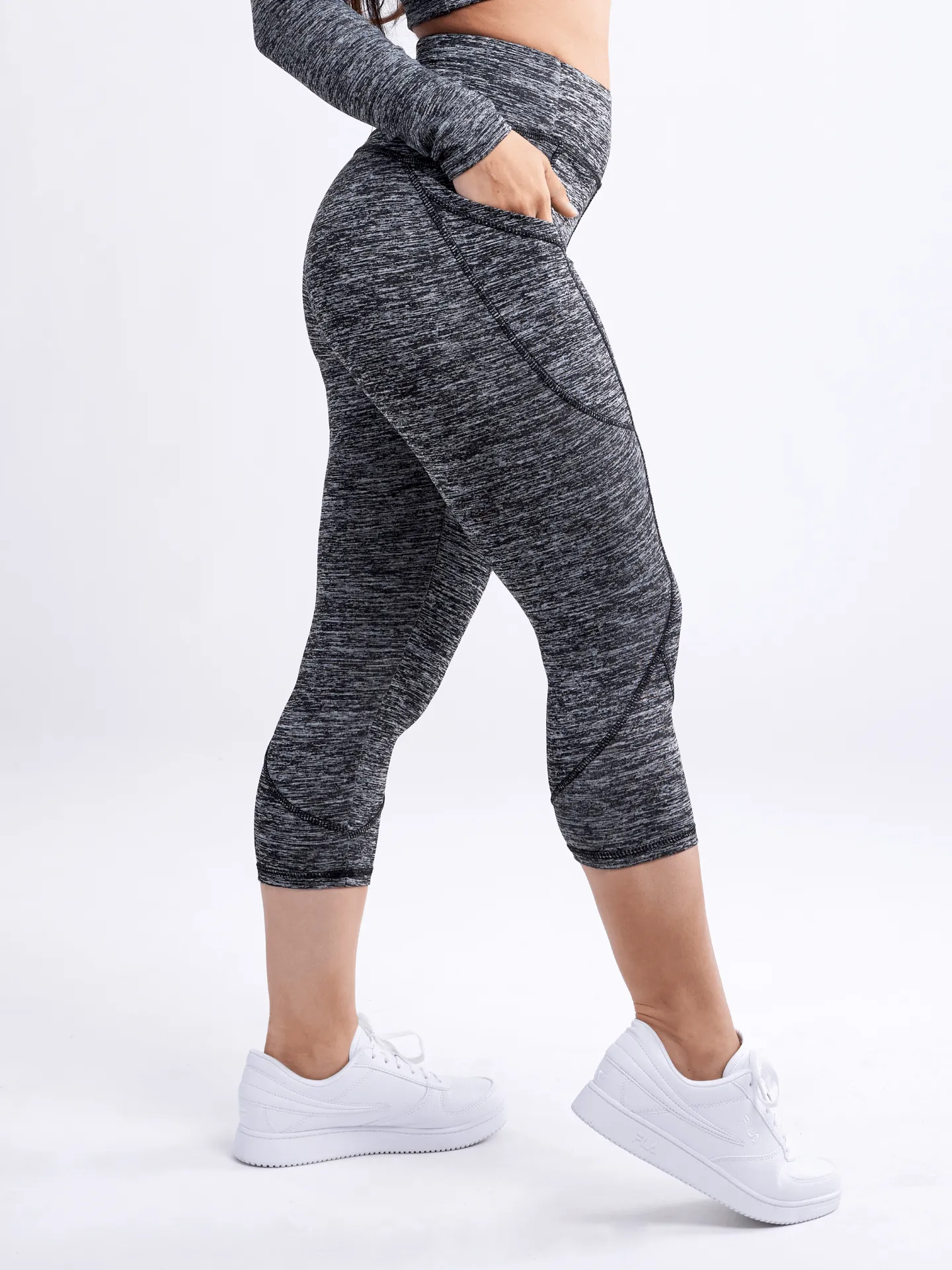 Mid-Rise Capri Fitness Leggings with Side Pockets | JupiterGear